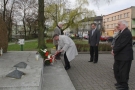 Z�o�enie kwiat�w pod pomnikiem ofiar katy�skich 13.04.2012r. :: z�o�enie kwiat�w pod pomnikiem ofiar katy�skich